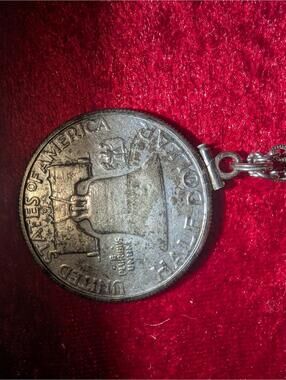 Vintage 1962 sterling silver .900 Franklin Half Dollar Coin Necklace
